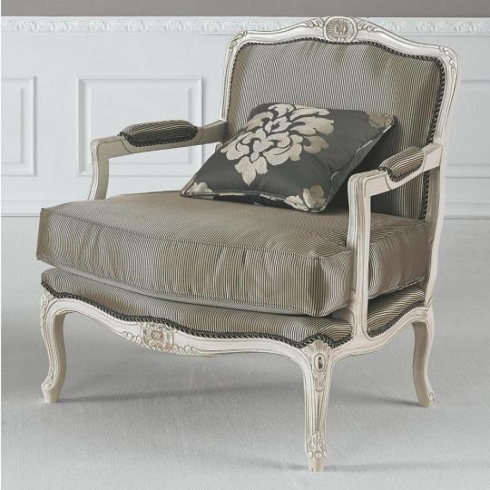 provensalske drevo calunene kreslo patinovane antikovane biele country mediteranske elegantne klasicke siroke pohodlne vila luxus salon exkluzivny nabytok zamocky obciansky.jpg